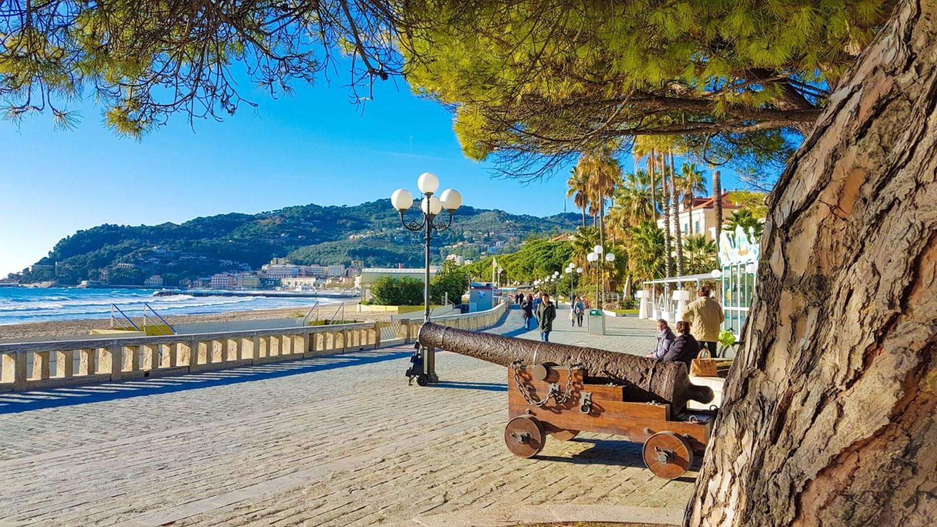 Villa Casa Bisou Italia con Piscina Diano San Pietro Esterno foto